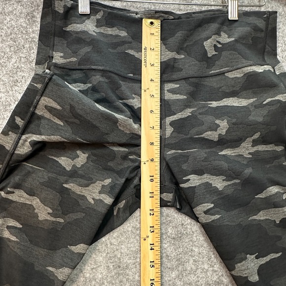 Athleta Pants Leggings Womens L Ultimate Stash Pocket 7/8 Tight Gray Camo Print - Picture 9 of 9